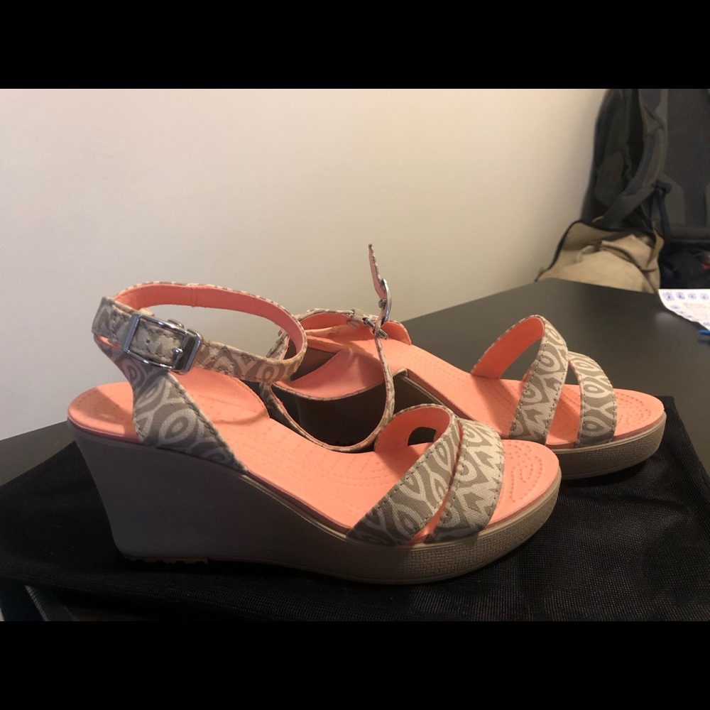 Crocs Women’s Leigh II Cross-Strap Ankle Wedge